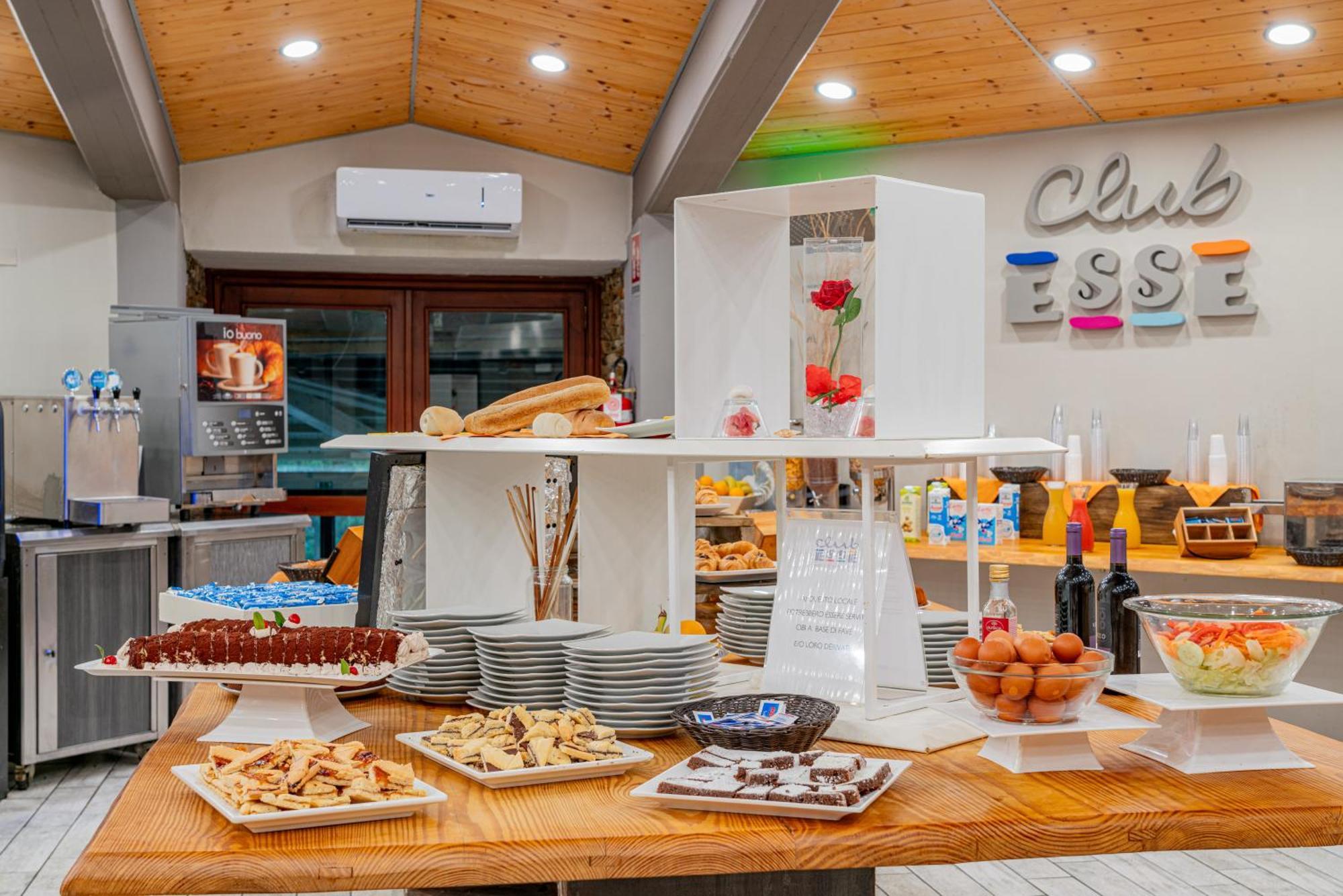 Club Esse Sporting Hotel Stintino Ngoại thất bức ảnh