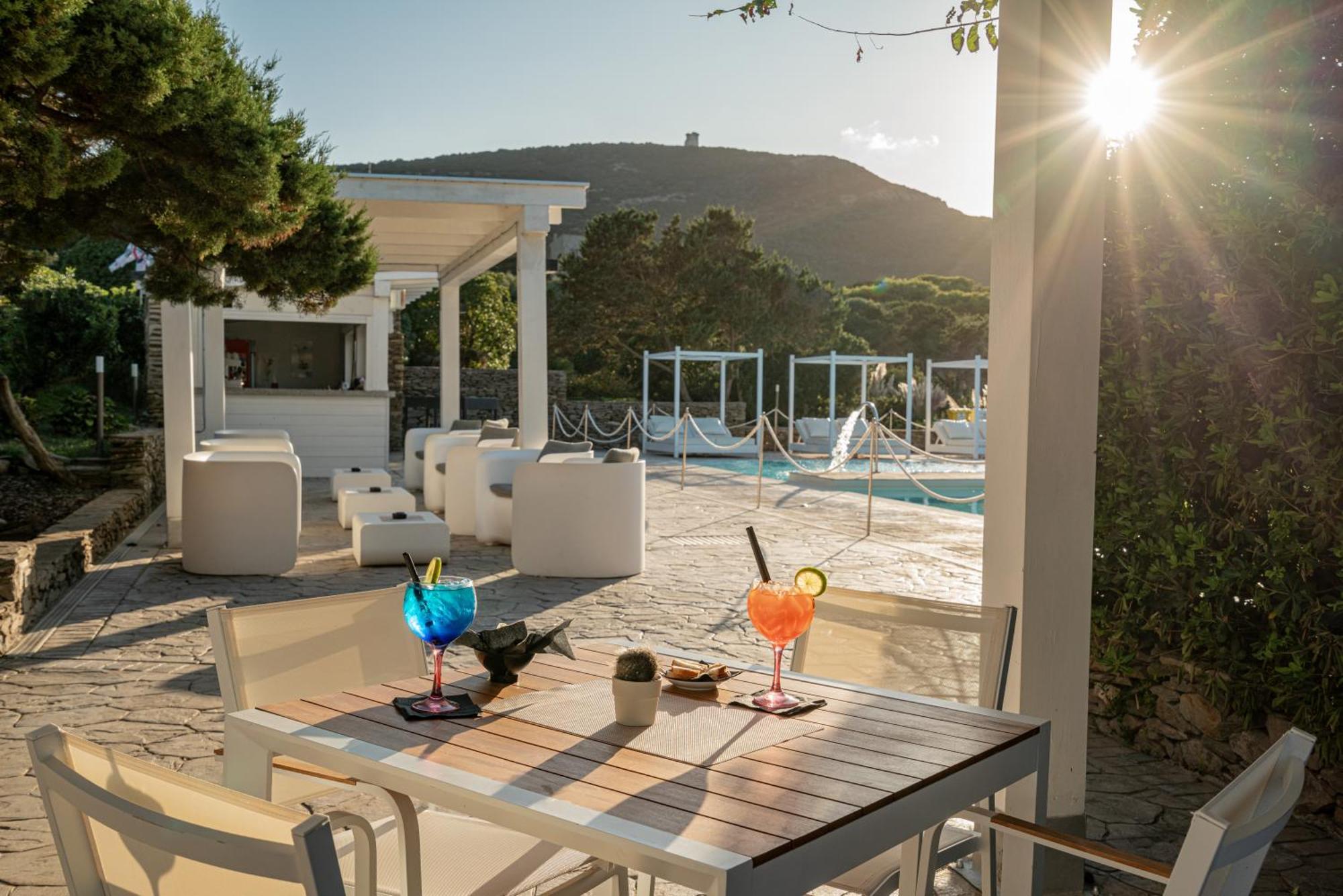 Club Esse Sporting Hotel Stintino Ngoại thất bức ảnh